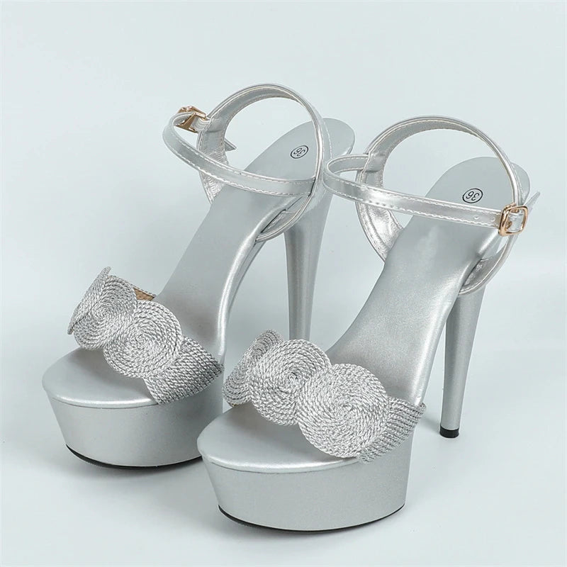 Classic Vintage Heels with a Flattering Fit