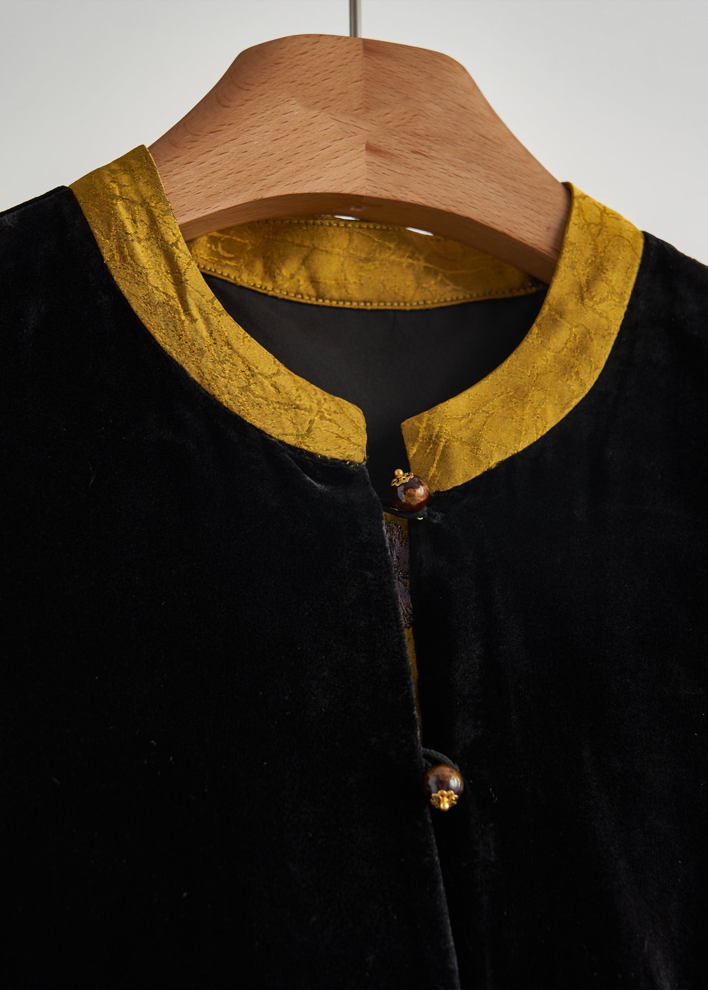 Style Black Embroidered Patchwork Silk Velour Vests Sleeveless