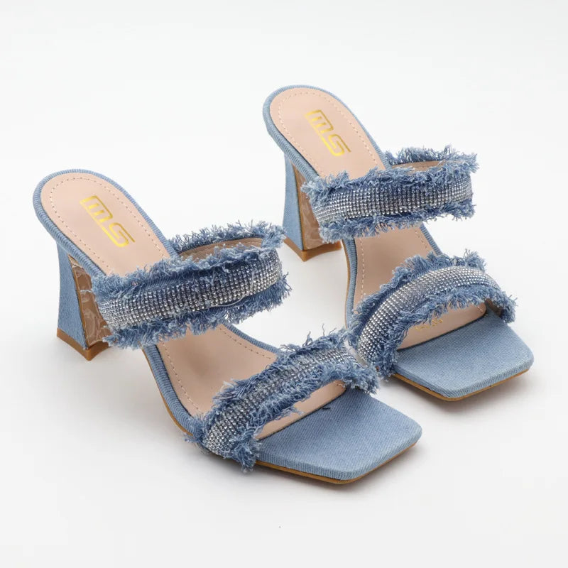 Polished Heels with an Effortless Classic Look