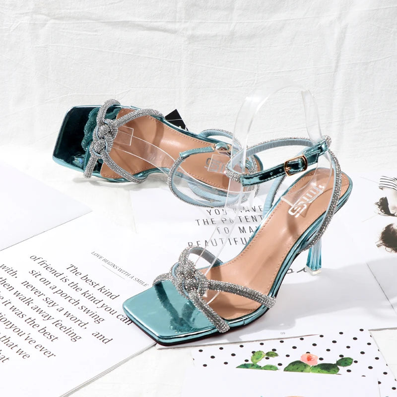 Well Tailored Sandals with a Graceful Silhouette