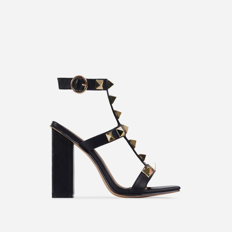 Well Tailored Heels with a Graceful Silhouette