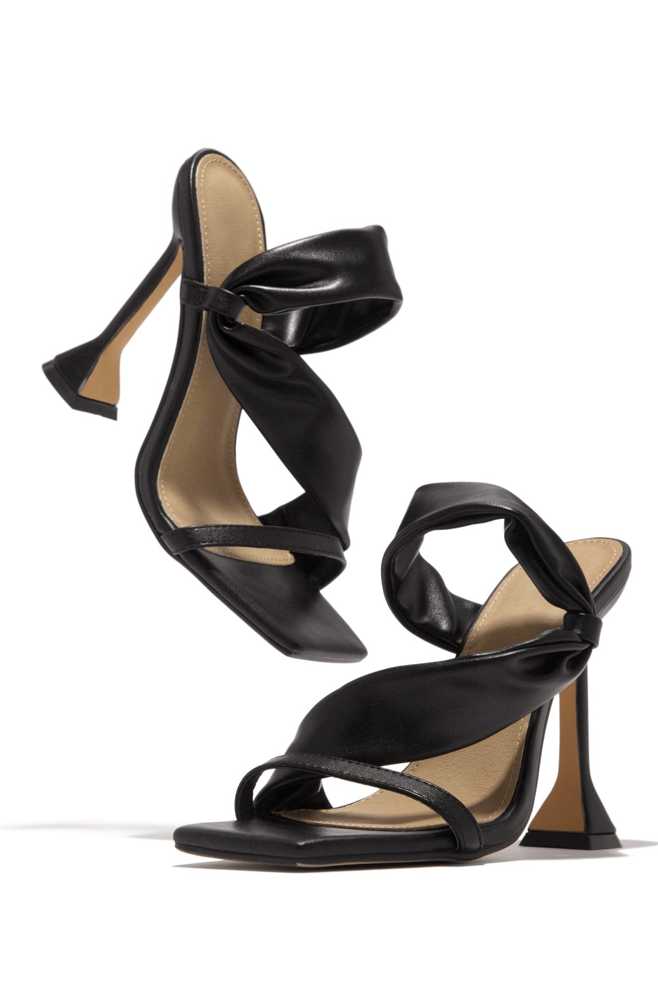 A Vintage Style Heels with Delicate Timeless Details
