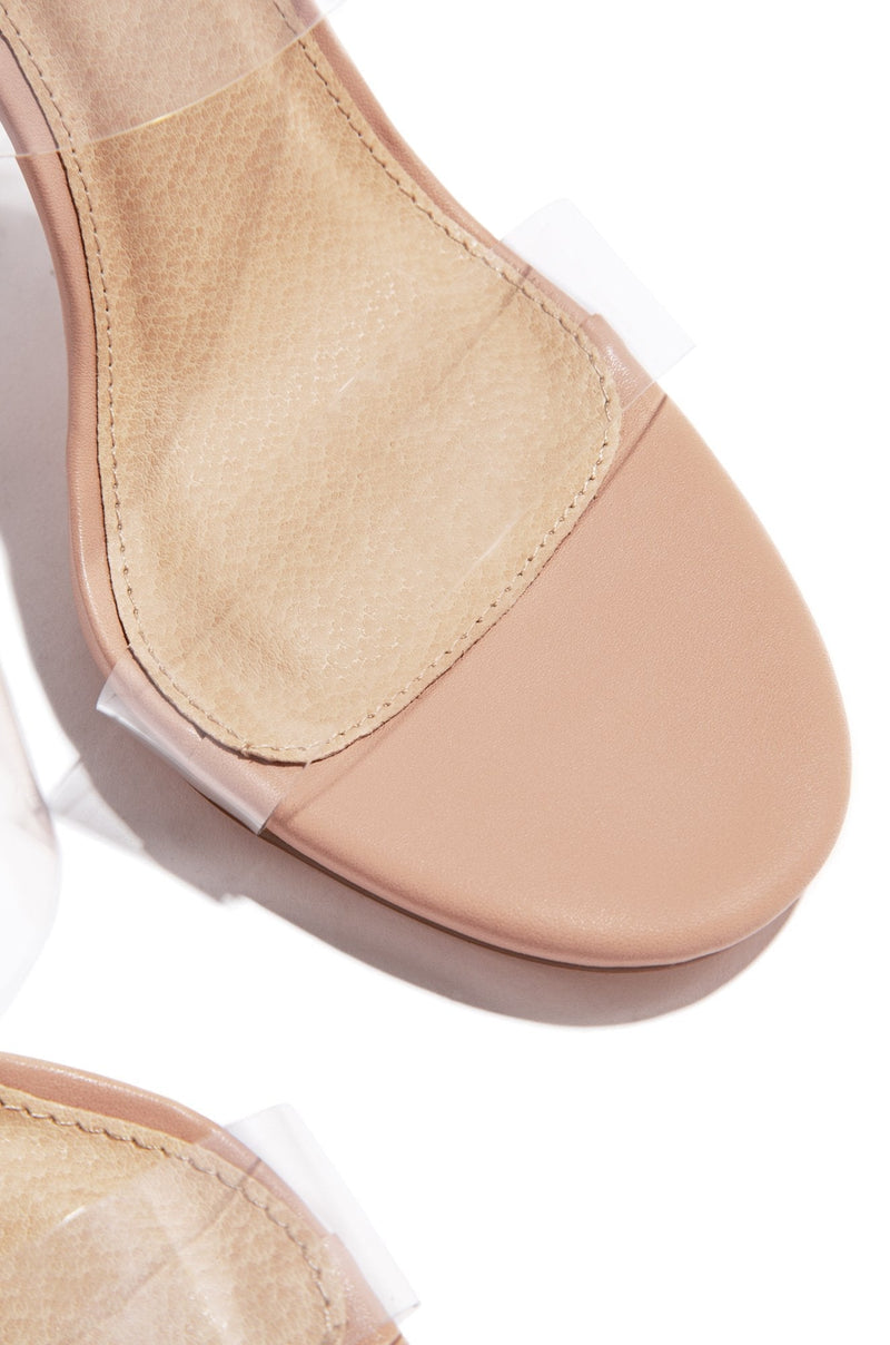 Well Tailored Heels with a Graceful Silhouette