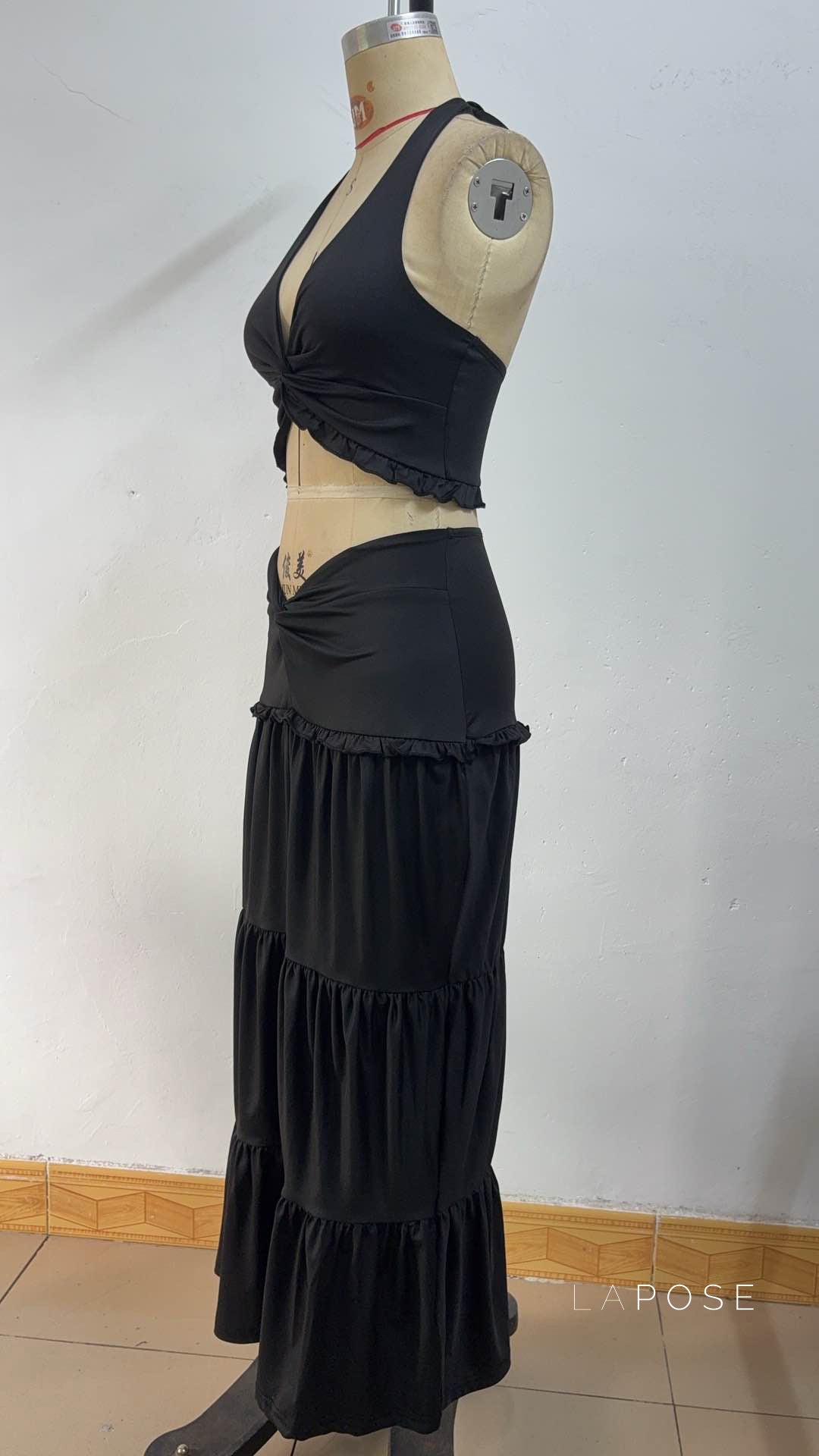 Effortlessly Elegant Garment with a Timeless Design