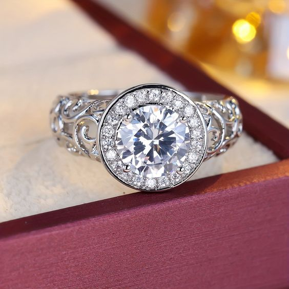 Sparkling Rounded Silver Ring