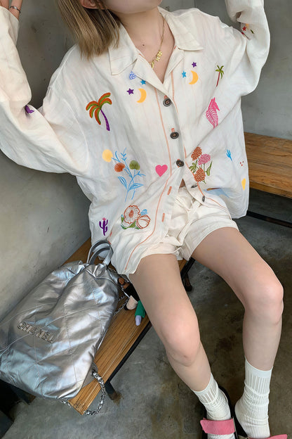 Effortlessly Elegant Blouse with a Timeless Design
