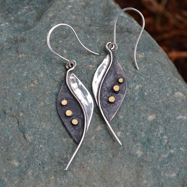 Antique Leaf Earrings in Silver