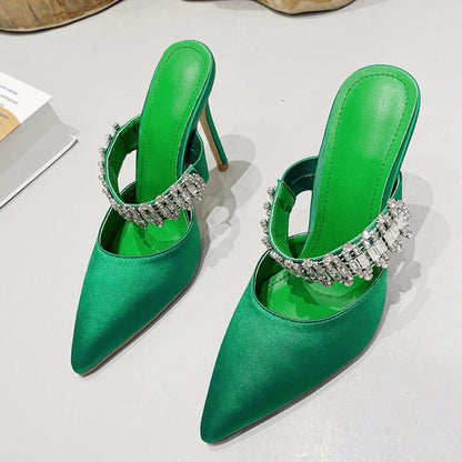 Beautifully Finished Heels in a Timeless Design