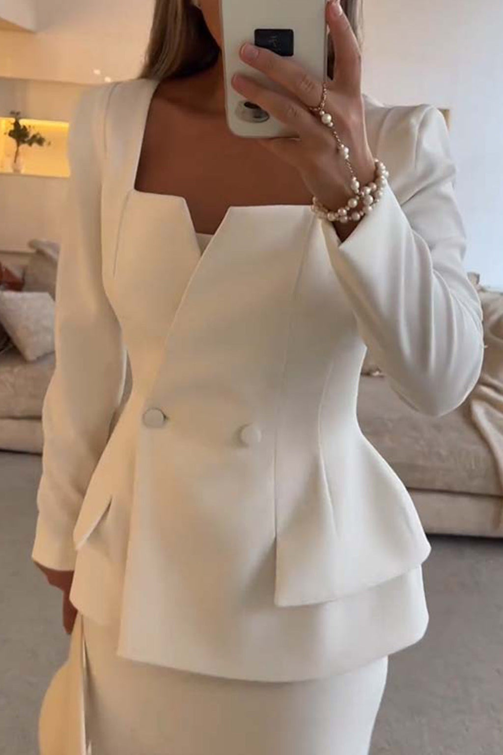Beautifully Finished Top in a Timeless Design