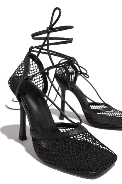 Effortlessly Elegant Heels with a Timeless Design