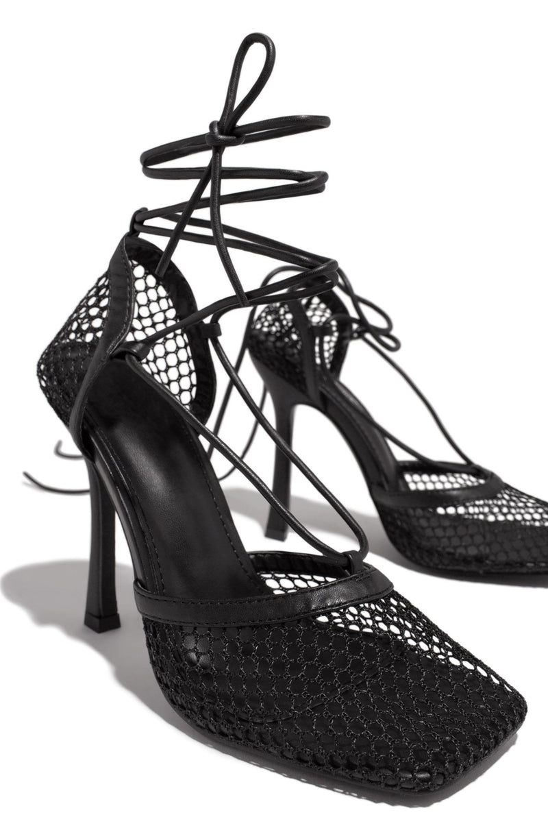 Effortlessly Elegant Heels with a Timeless Design