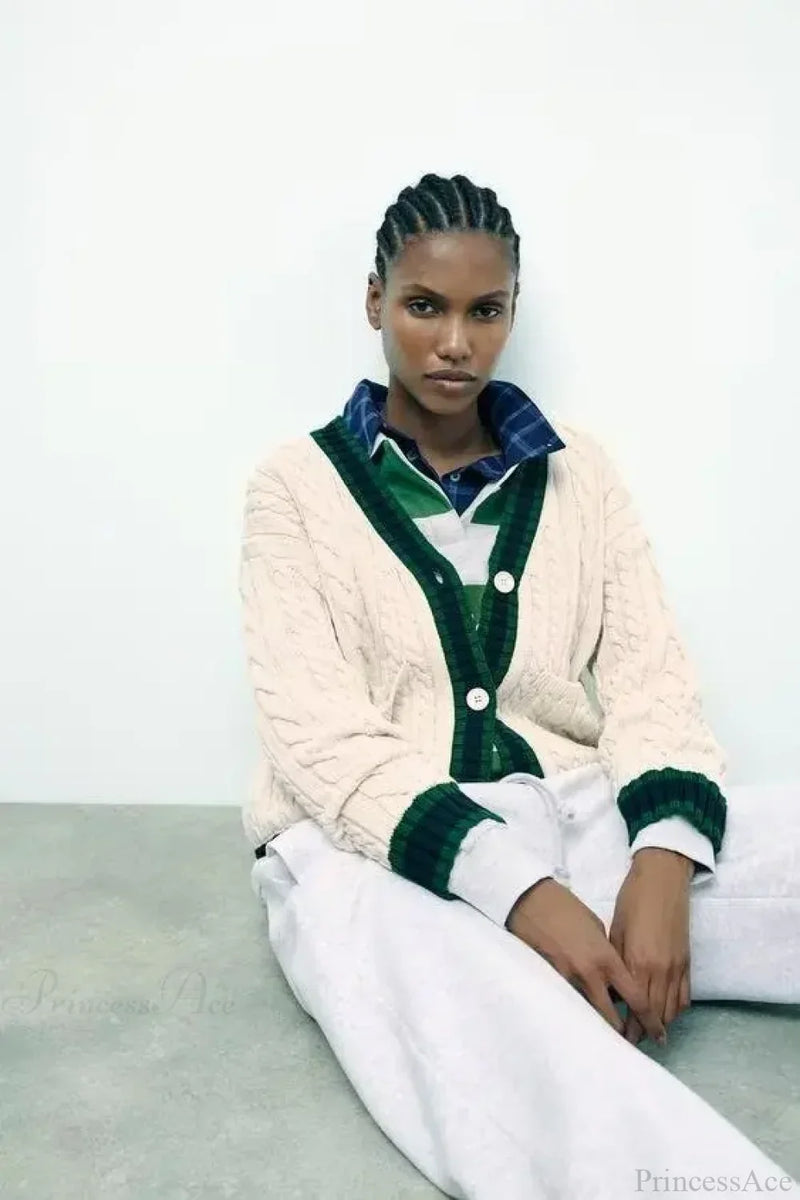 Gracefully Designed Cardigan