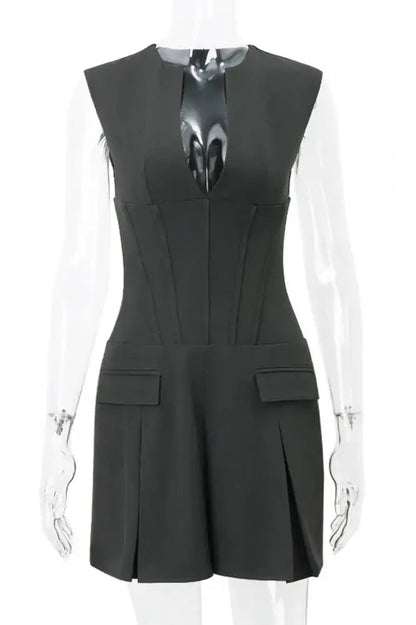 Beautifully Finished Dress in a Timeless Design