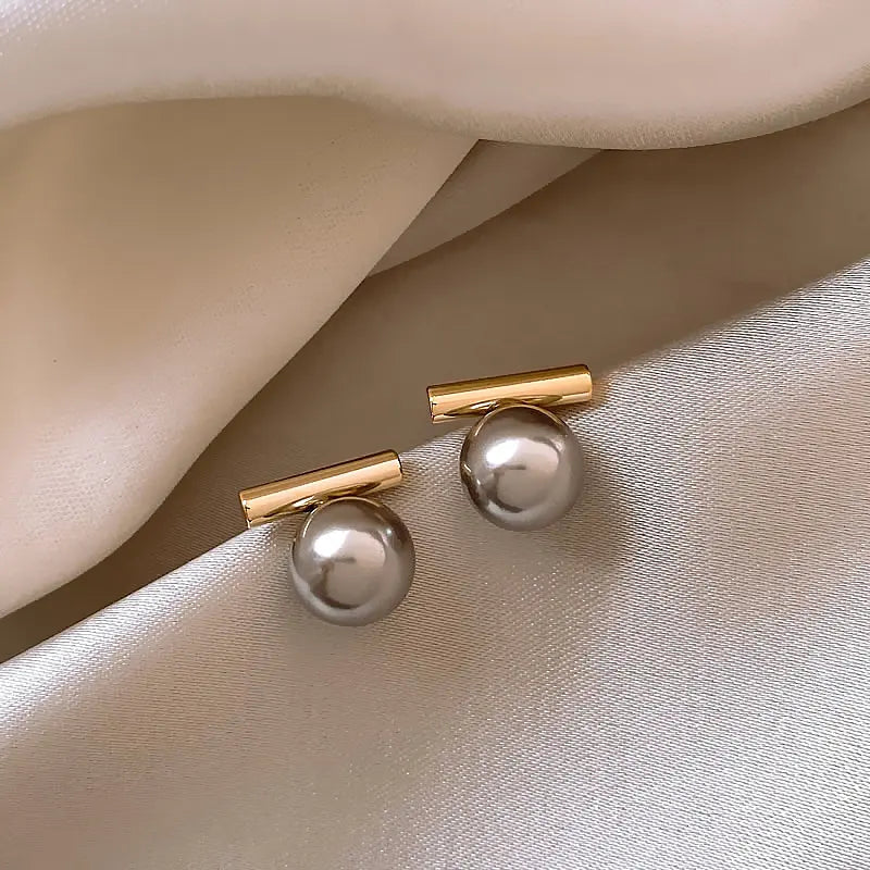 Dark Pearl Earrings in Gold