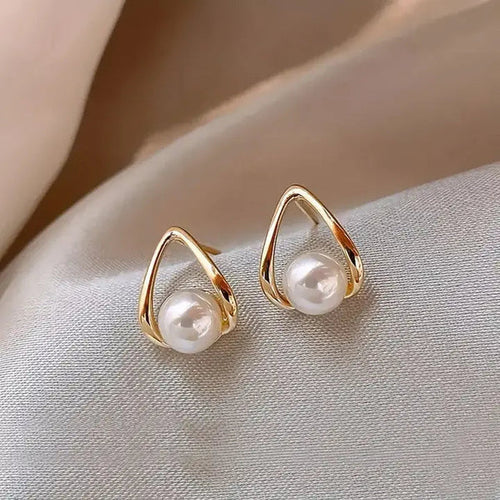 1+1 Offer: Triangular Hollow Earrings With Pearls + Adjustable Bracelet With Golden Charms