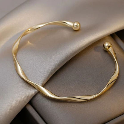 Luxe Gold Open Bracelet