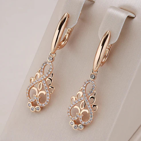 Elf Earrings With Zirconia in Gold
