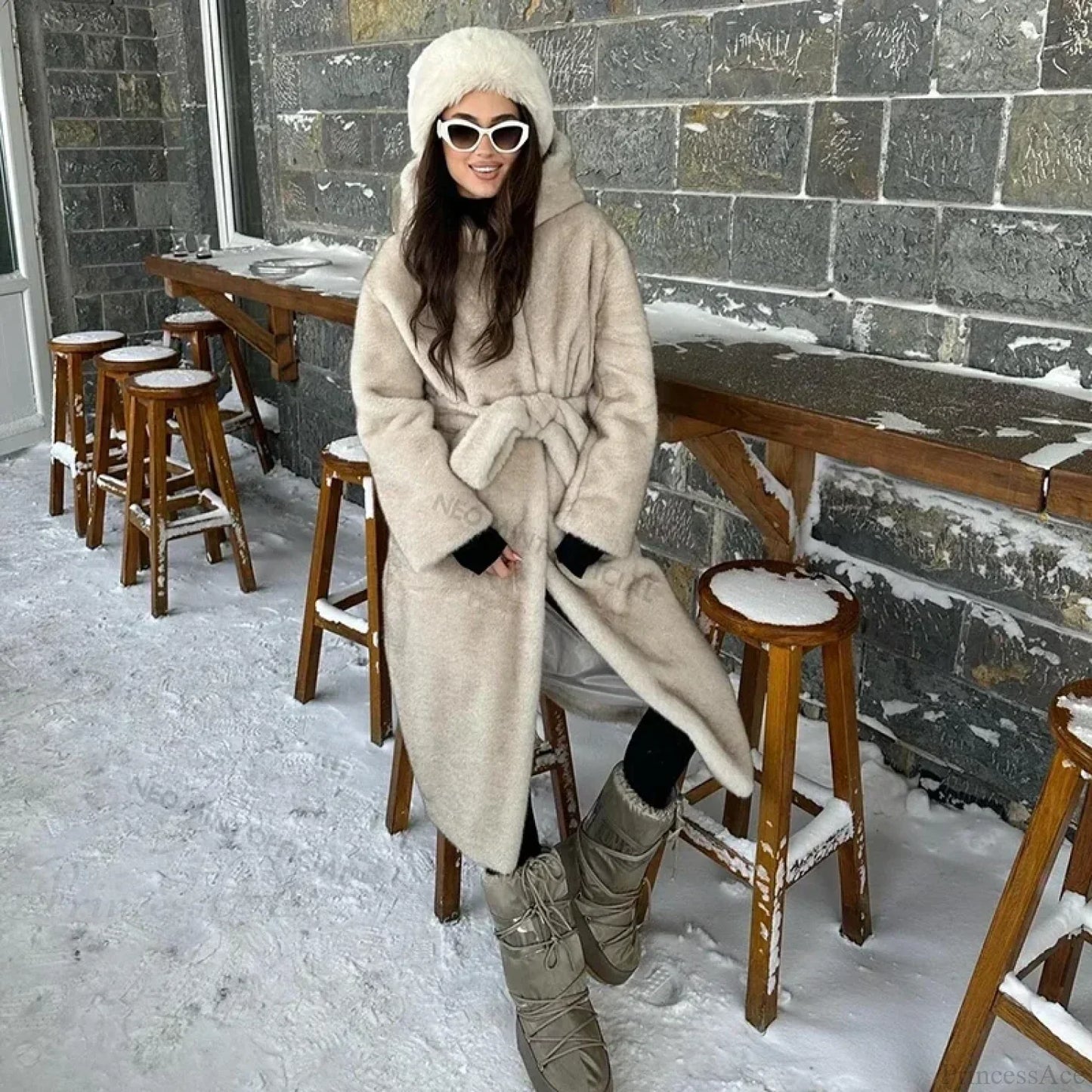 beige