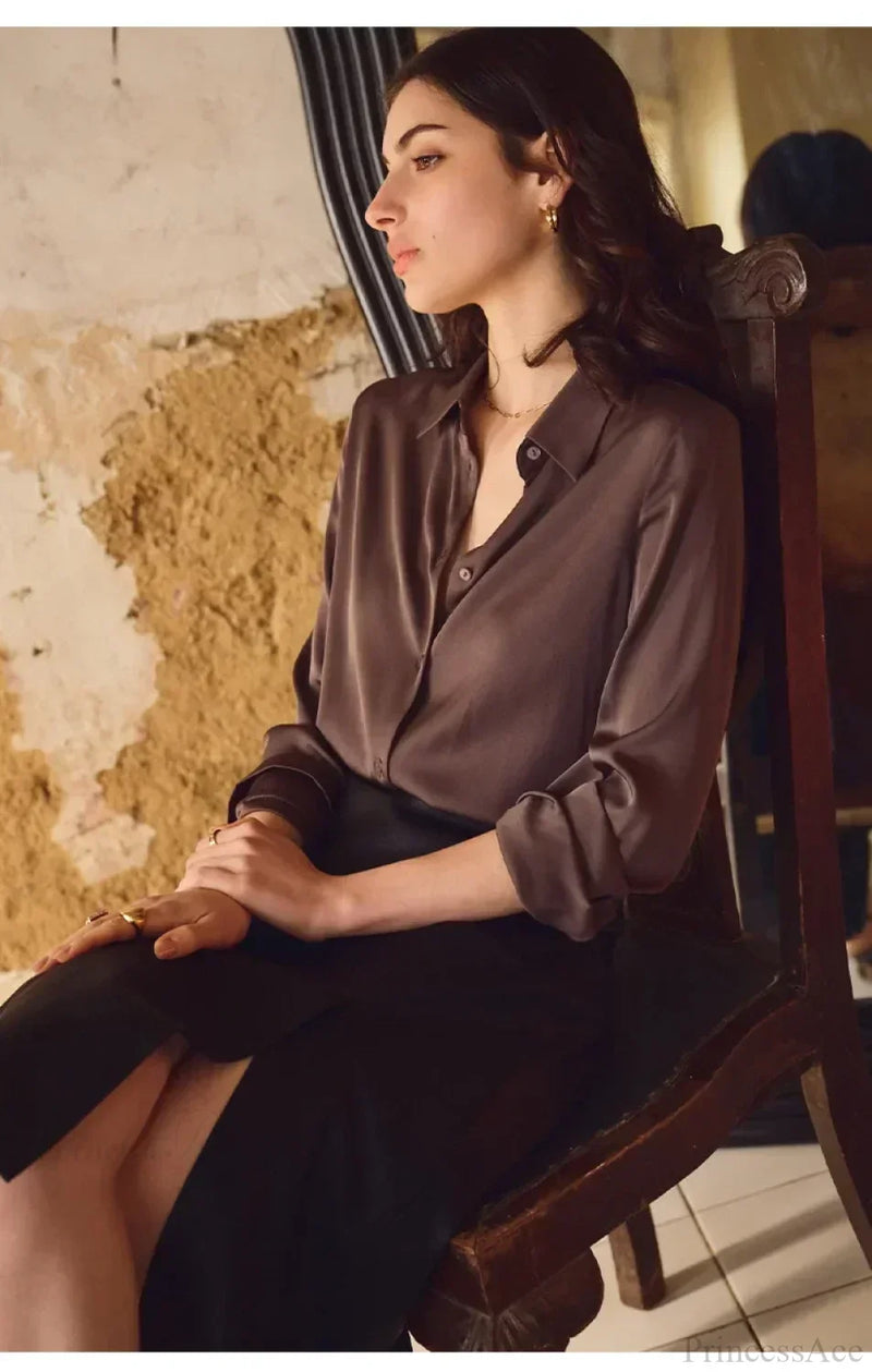 Timeless Vintage Style Blouse